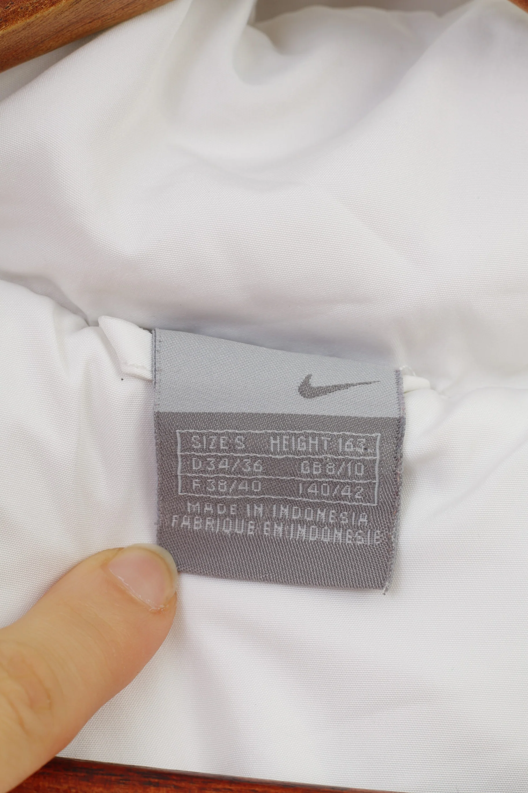 Nike Women 34 Jacket White Padded Hood Pockets Outwear Sport Vintage Top - Image 5