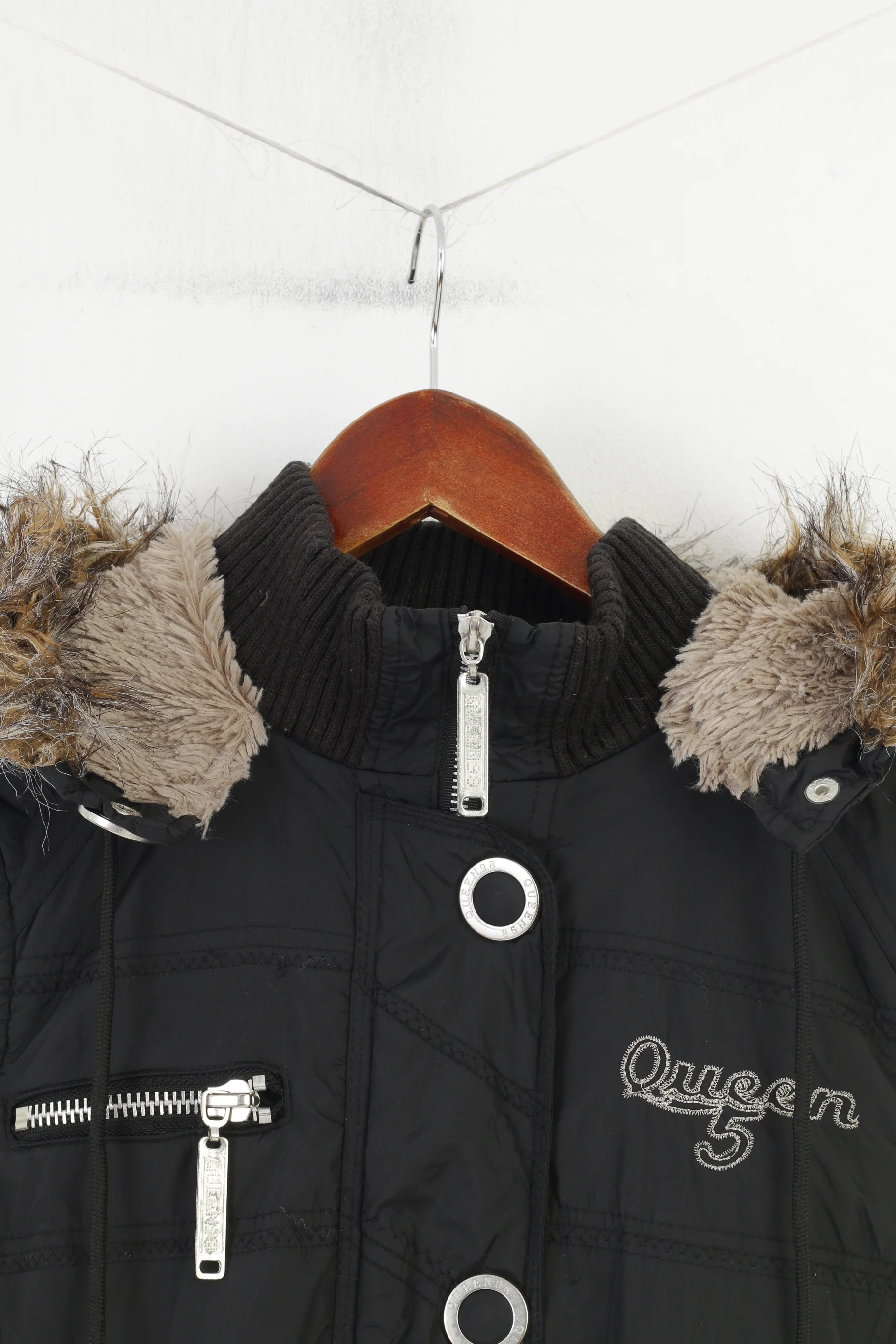 Queen Women S Vest Bodywarmer Black Quilted Zip Up Nylon Fur Hood Vintage Top - Image 2