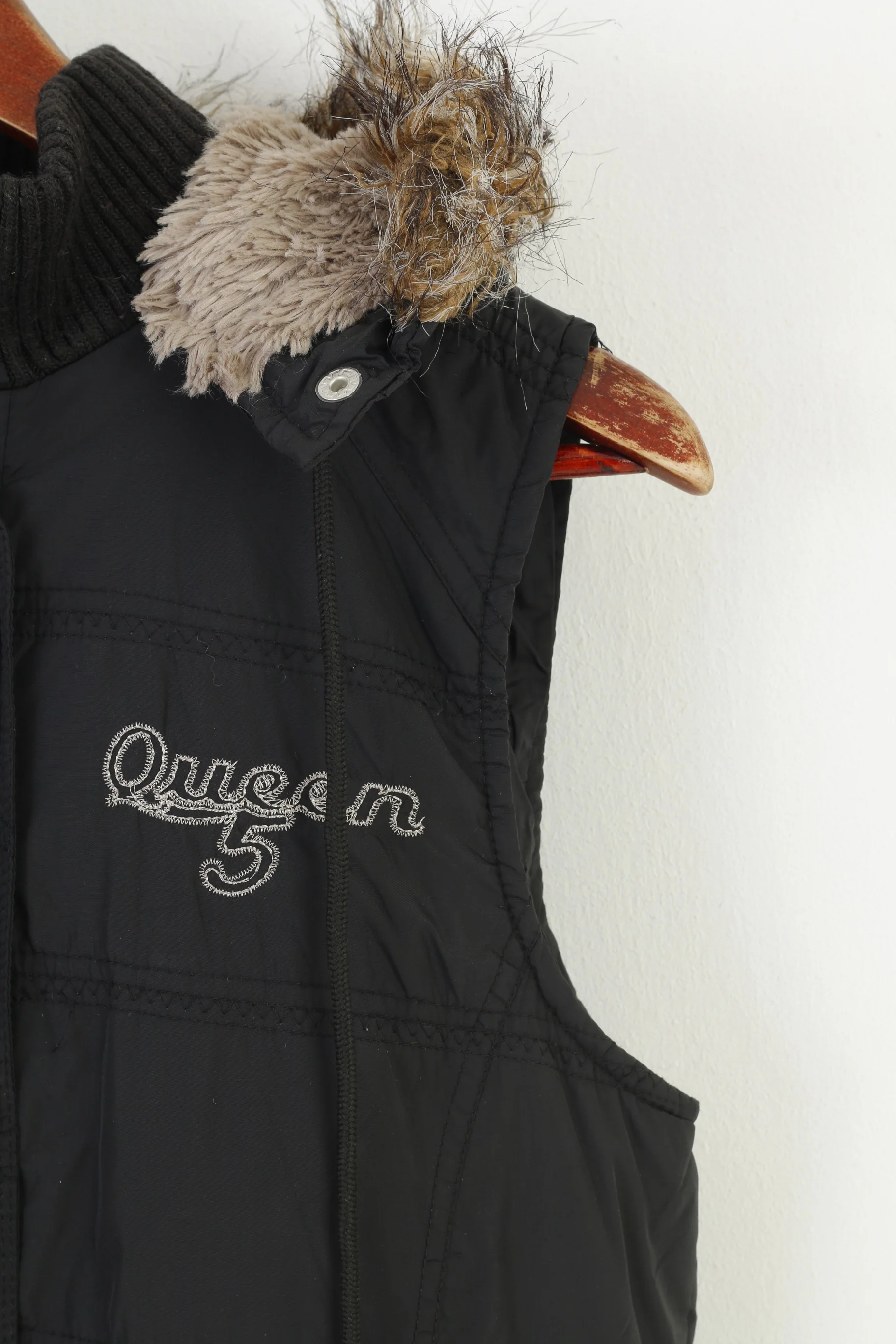 Queen Women S Vest Bodywarmer Black Quilted Zip Up Nylon Fur Hood Vintage Top - Image 3