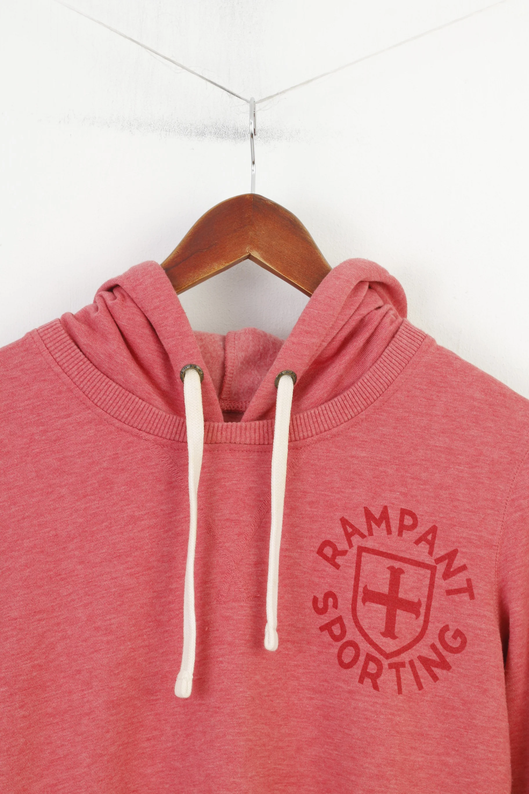 Rampant Sporting Woman 8 S Hoodie Red Padded Hood  Pockets Long Cotton Vintage Top - Image 2
