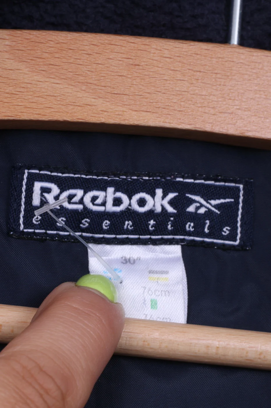 Reebok Essentials Boys 30'' 140cm Jacket Full Zipper Padded Navy Nylon Waterproof - Image 4