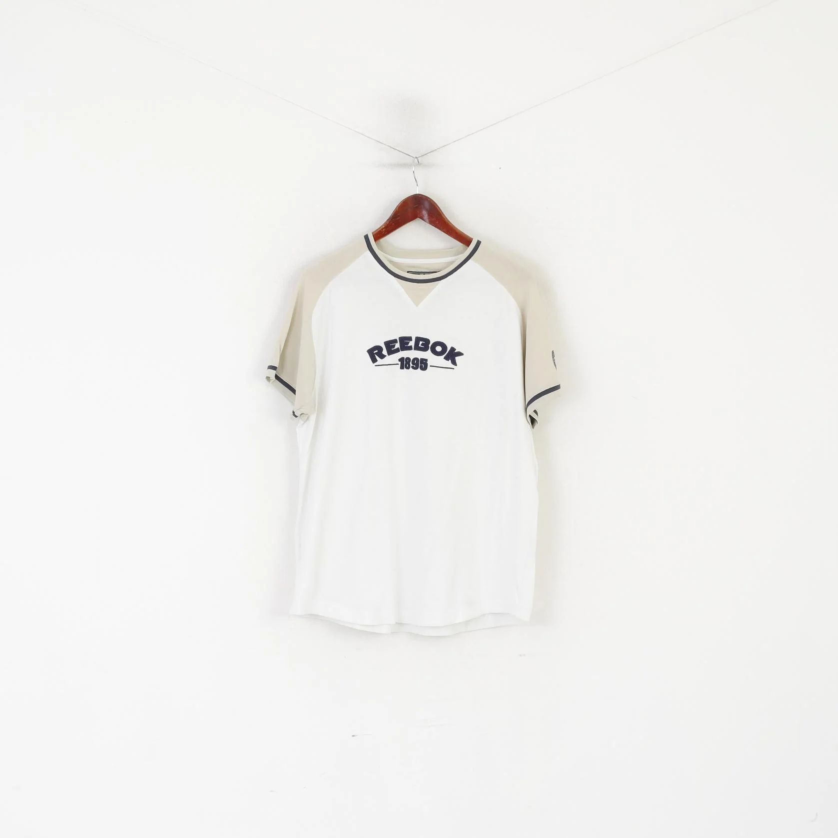 Reebok Men M Shirt White Beige Cotton Vintage Crew Neck Embroidered Logo Top