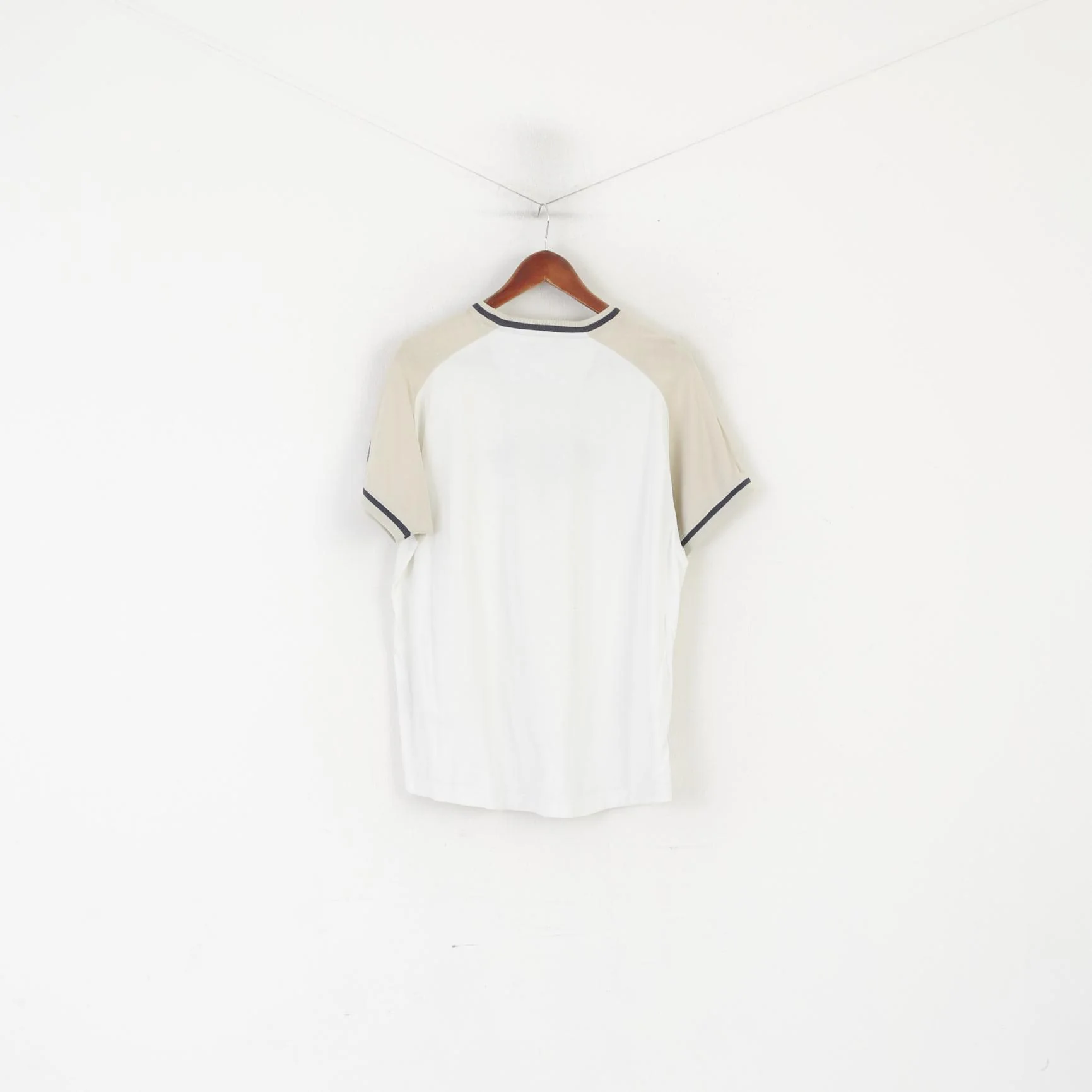 Reebok Men M Shirt White Beige Cotton Vintage Crew Neck Embroidered Logo Top - Image 6