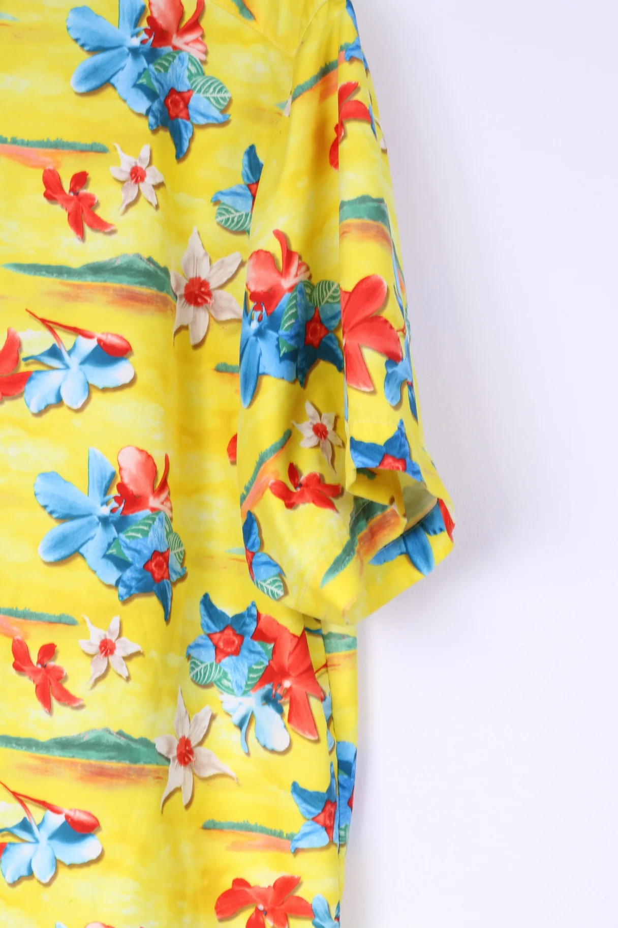 Review Men XL Casual Shirt Yellow Floral Print Summer Hawaii Short Sleeve Top - Image 3