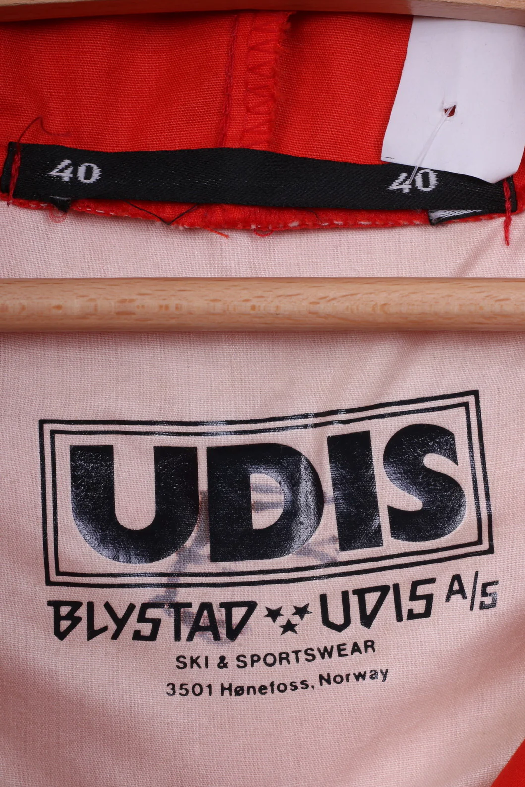 Udis Blystad Womens 40 L Jacket Hooded Red Sportswear Anorak Novelene Kangaroo Pocket - Image 4