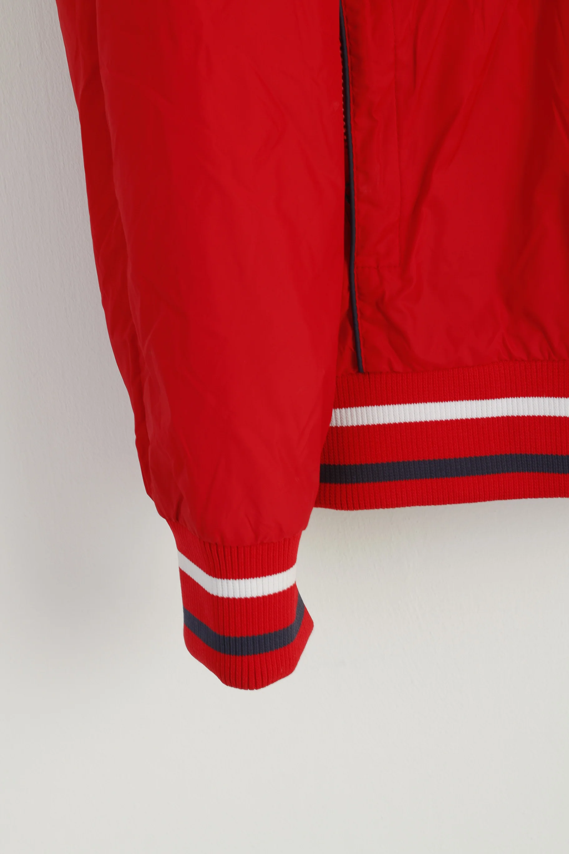Q&A Women XXL Jacket Red Nylon Italia Hooded Full Zipper padded Unisex Top - Image 3