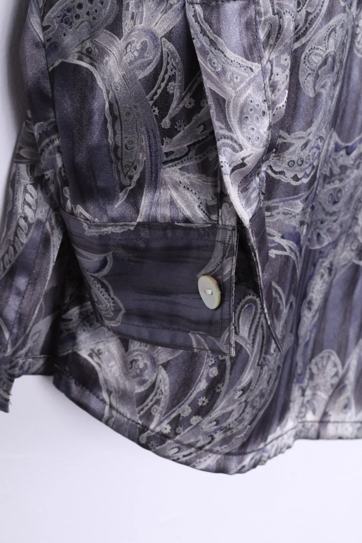 Vintage Women 12 38 Casual Shirt Gray Shiny Shoulder Pads Baroque Print Top - Image 4